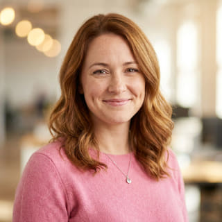 Emily Watson, Head of Customer Support bij Maan Winstdijk, headshot